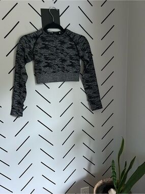 AYBL long sleeve cropped black camo workout top